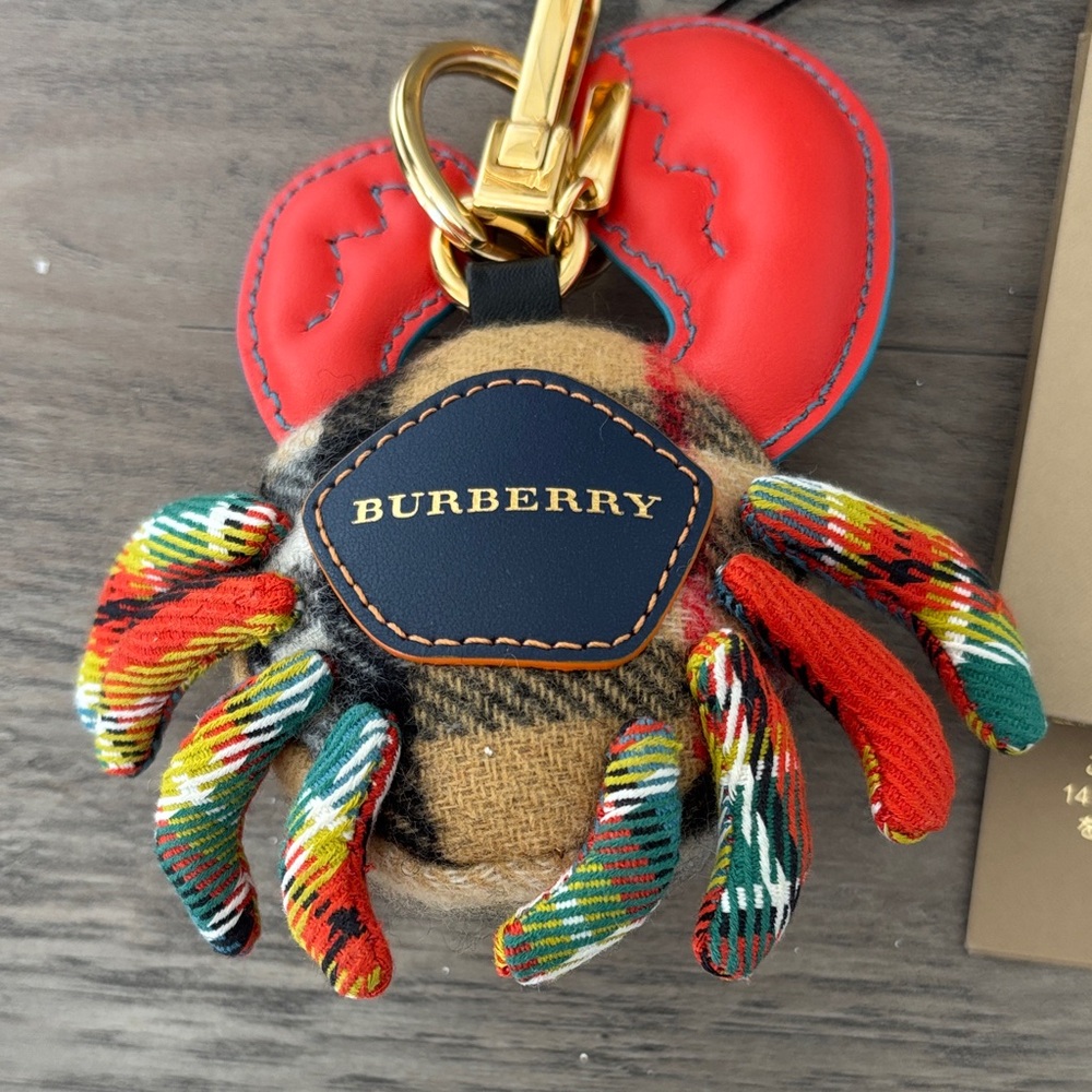 Burberry crab Bag Charm - Picture 6 of 9